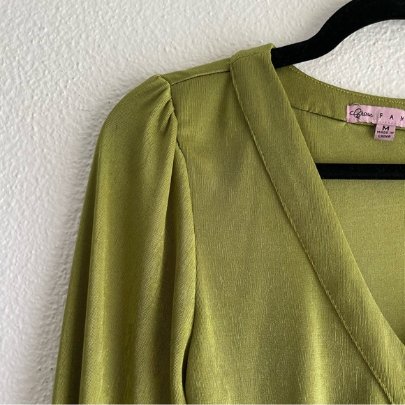 Crave Fame V-Neck Long-Sleeve Top MEDIUM - Picture 6 of 7